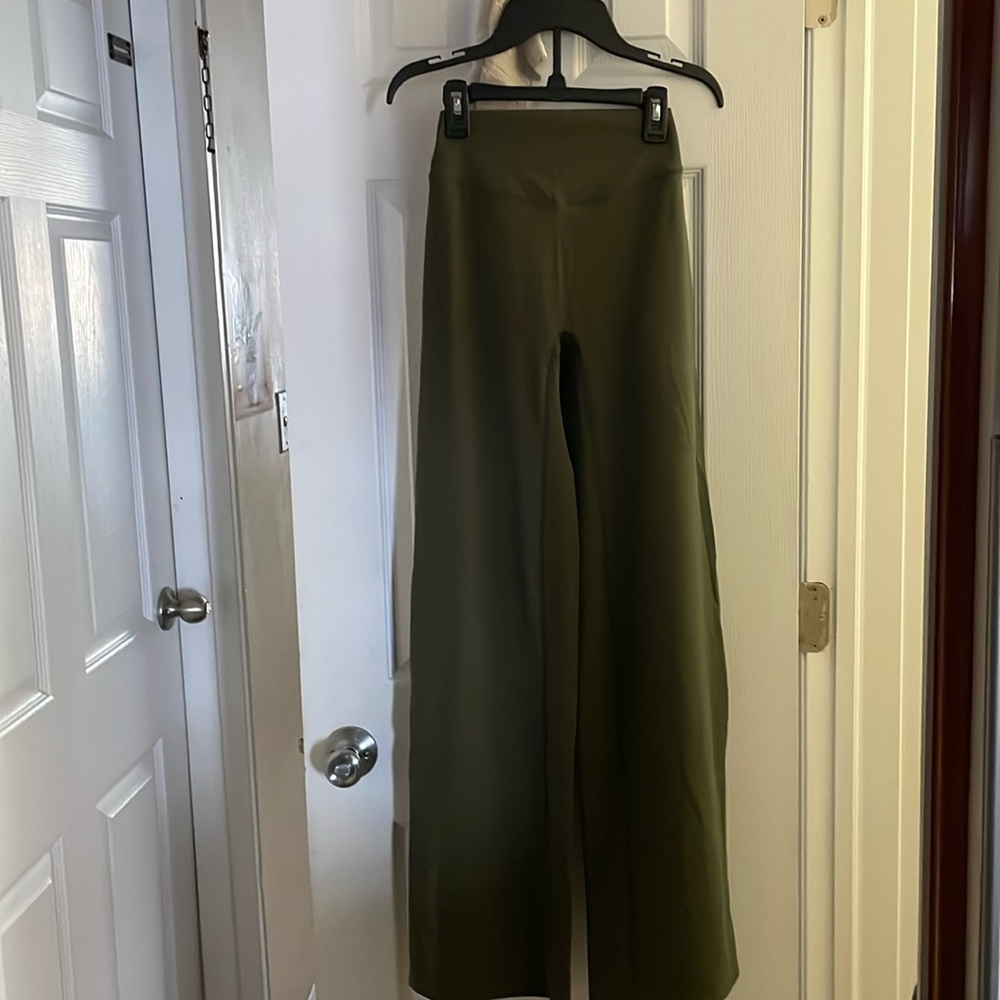 New wide leg leggings size XS/S